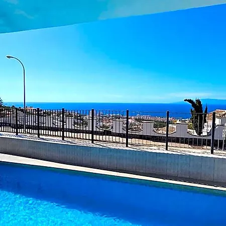 Luxury With Fantastic Ocean Views And Private Pool